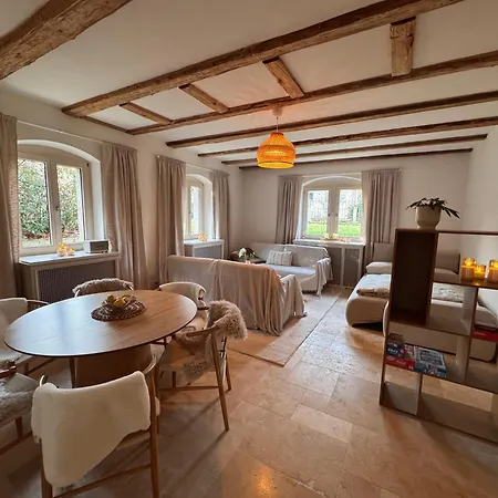 Lägenhet Familien- & Tierfreundliches In Elbnaehe & Mit Direktem Zugang Zum Waldpark Dresden